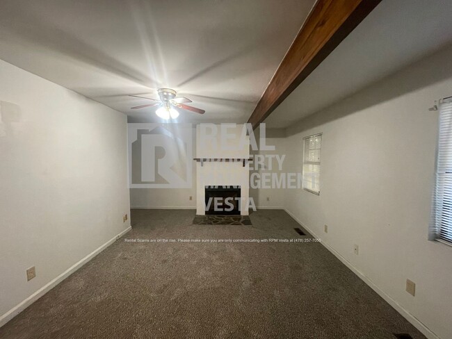 Photo - 631 Maplewood Dr