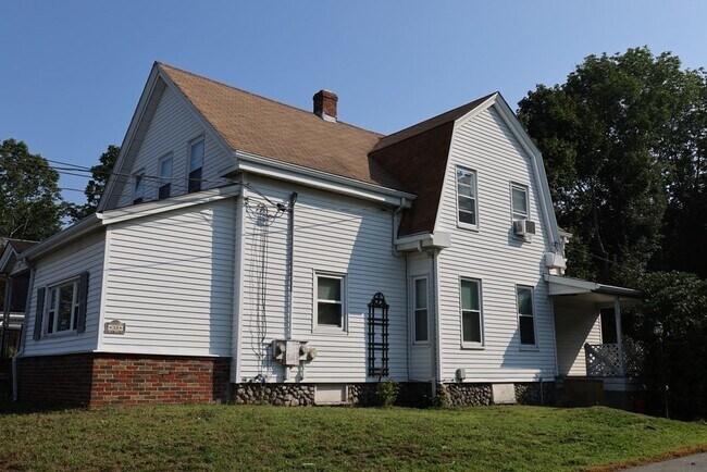 Photo - 38 N Main St Unidad 1