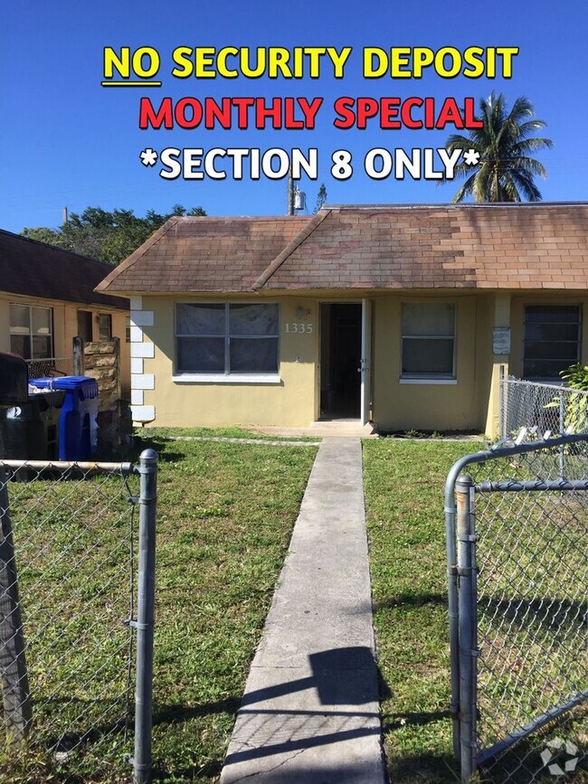 Building Photo - Large 3-2 apartment with central air and h...