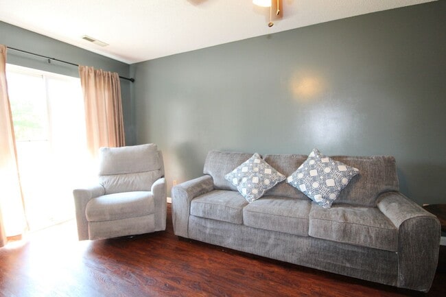 1339 Bradley Dr
