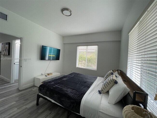 Photo - 29 Oviedo Ave Unit 2