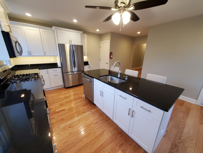 Photo - 2120 Lexington Ave Apartments Unit 2122 #2