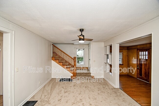 Photo - 2227 New Milford Rd