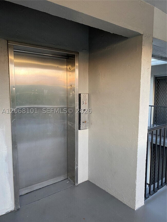 Photo - 16215 NE 18th Ct Unit 211