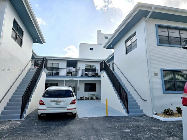 Building Photo - 322 Harding St Unit B101