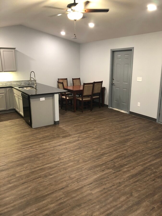 Photo - 3630 W Maple St Unidad 3630 west maple