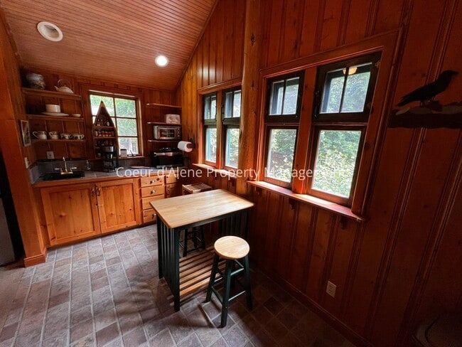 Photo - One of a kind cottage near Hayden Lake Country Club
