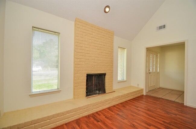 Building Photo - 4811 Wind Chimes Dr Rental