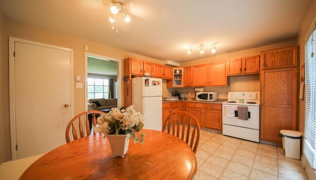 Photo - Kendra Street Apartments