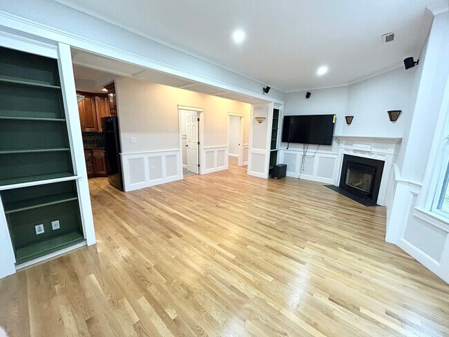 Photo - 12 Buttonwood St Unidad 3