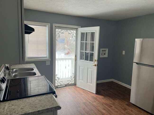 Photo - 2205 Elmhurst Ave