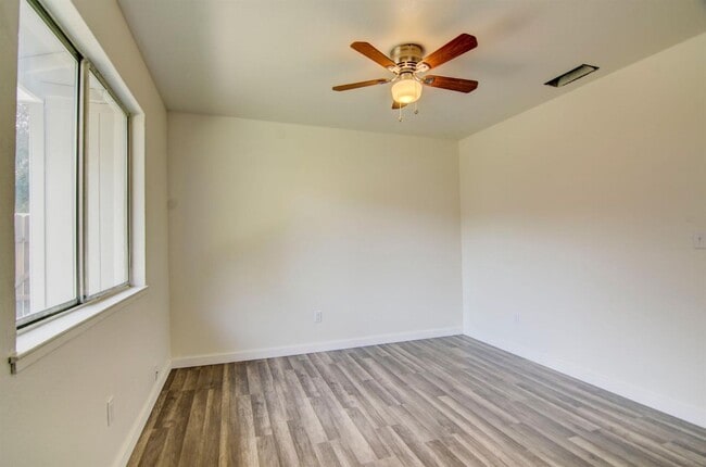 Photo - 3 Bedroom 2 bathroom Duplex in Sacramento