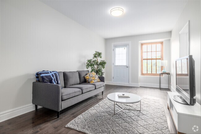 2BR,1BA - 4560 Sainte-Catherine