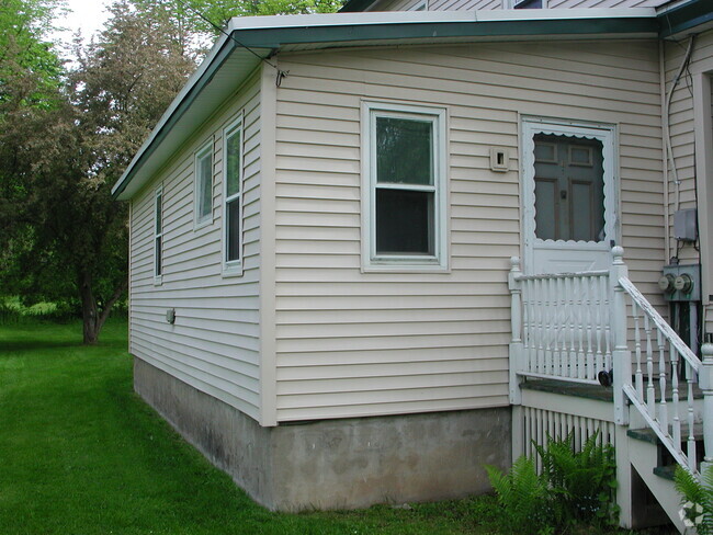 Building Photo - 6 W Kendrick Ave Unit Apartment