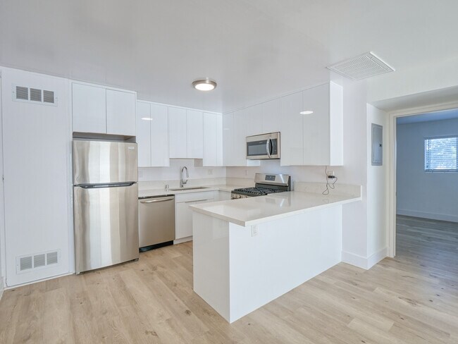 Avenue 32 #200V, LP.