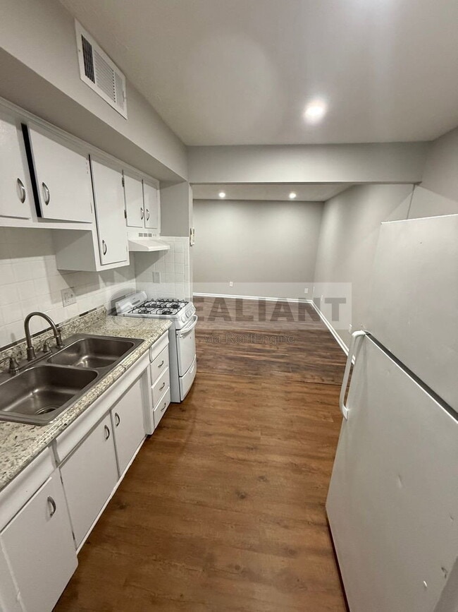 Photo - 208 Lakeshore Dr Unit 5