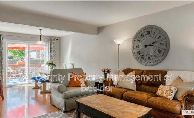Photo - 1643 Park St