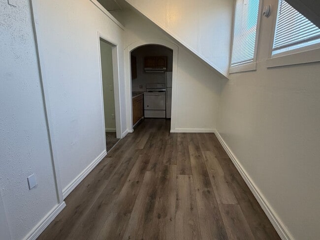 Photo - 2920 NE Riverside Ave Unit 204