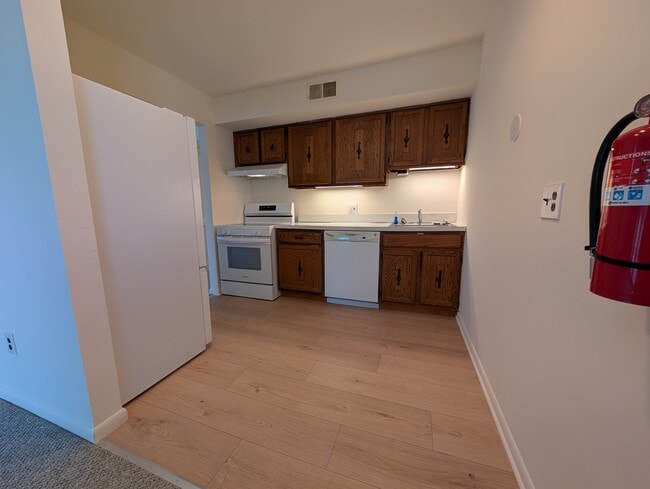 Building Photo - 2 Navesink Ave Unit C-2