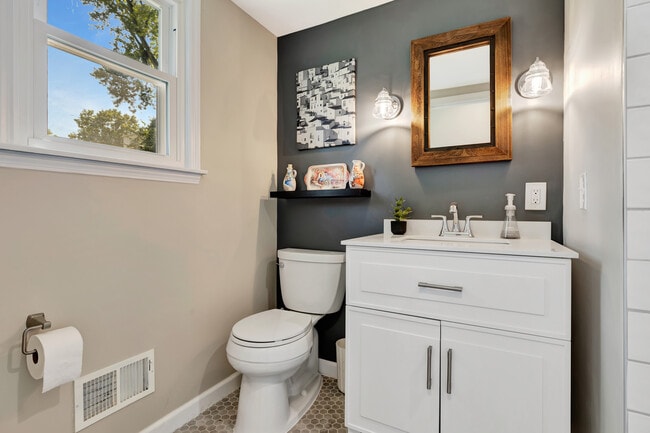 Photo - 6624 Hitchingpost Ln