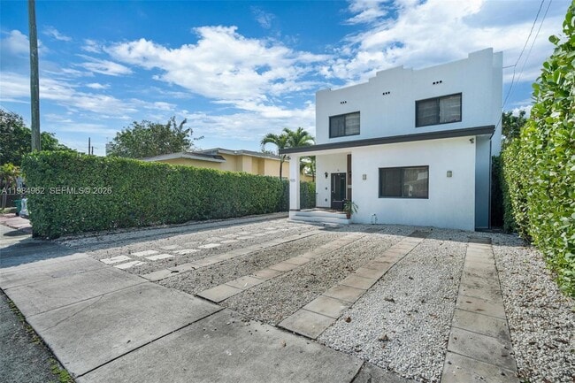 Photo - 920 SW 9th St