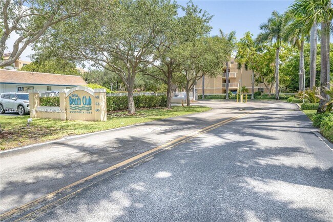 Photo - 619 E Sheridan St Condo Unit 204