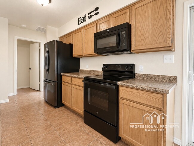 Photo - “Cozy 3-Bedroom, 2-Bathroom Home in Desert Oasis”