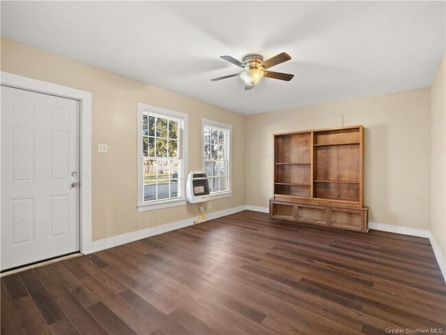 Photo - 728 Clarence St