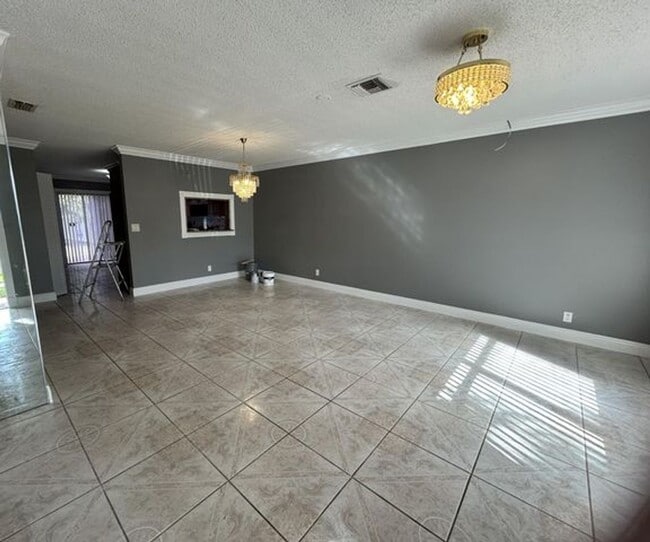 Photo - 7347 Pinedale Dr