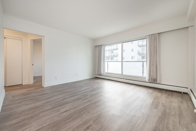 Photo - 1430 Stadacona Avenue