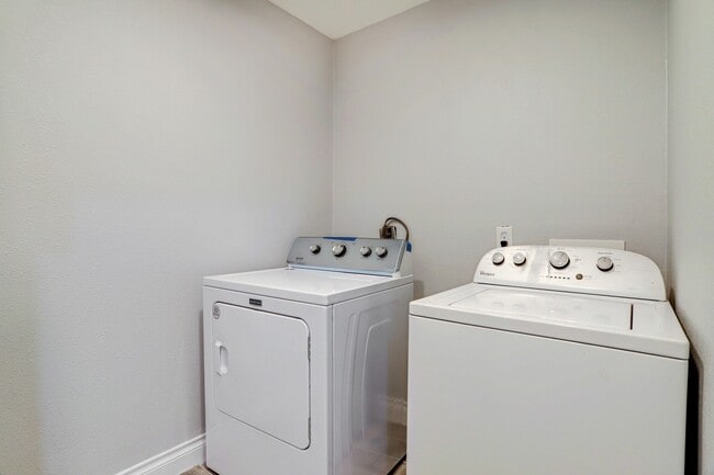 Building Photo - 6634 Granite St