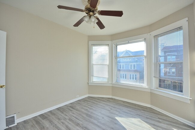 Photo - 818-820-820 E Brady St Unidad 820