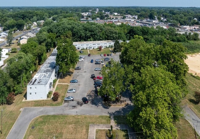 Building Photo - Blackwood Gardens