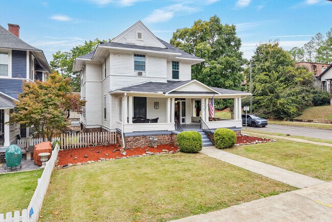 Photo - 1402 17th St S