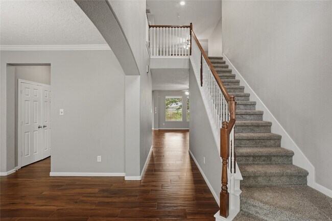 Photo - 70 N Spinning Wheel Cir