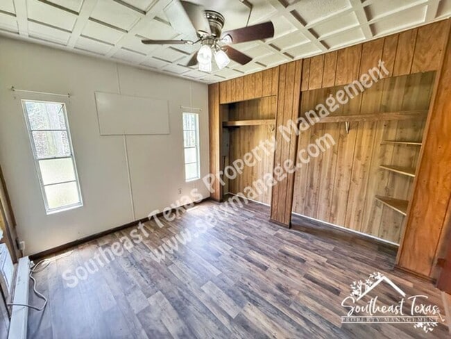 Photo - 1455 Mohawk St