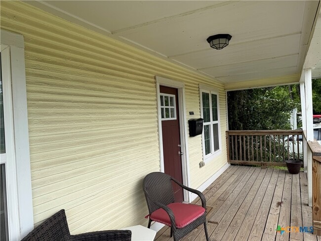 Photo - 818 S 6th St