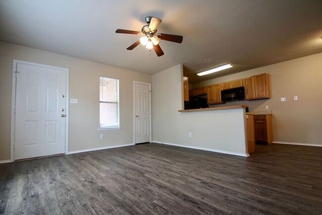 Photo - PERFECT 3/2 Duplex in AWESOME Fort Worth Location! ALL Kitchen Appliances Included ~ Full Size Wa...