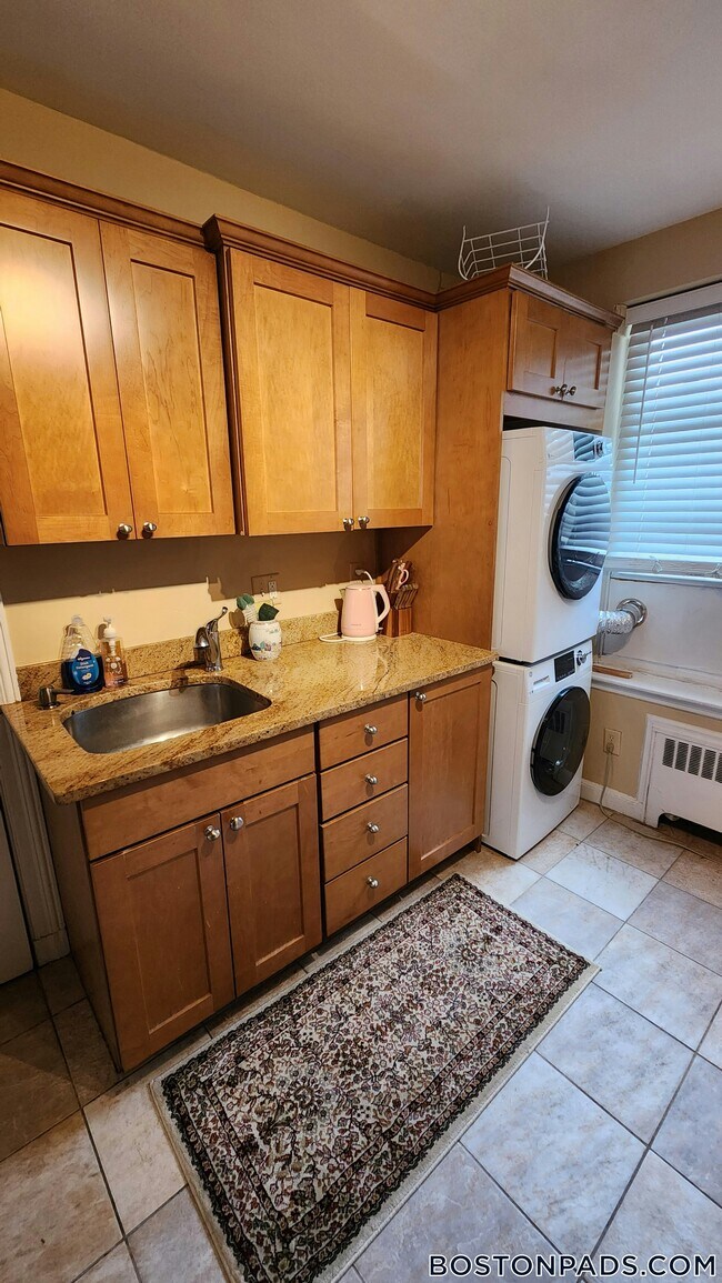 Photo - 35 Chiswick Rd Unit 3