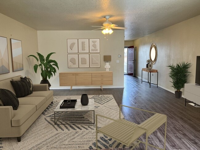 Building Photo - 3/2.5 Townhome with walking trails outside backyard!