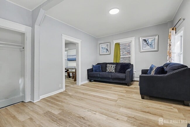 Photo - 181 Hale St