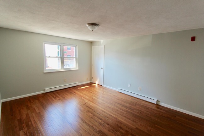 Photo - 627 Beach St Apartments Unit 2R