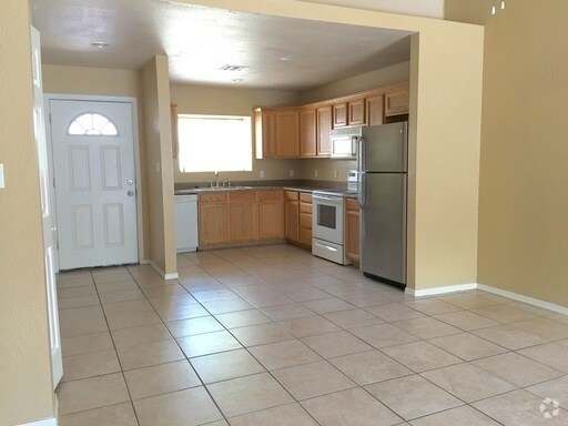 Building Photo - 2 bed 2 bath Town-homes in Central Phoenix...