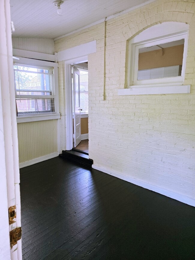 Back Entry - 352 1/2 E 20th Ave Unit 352.5