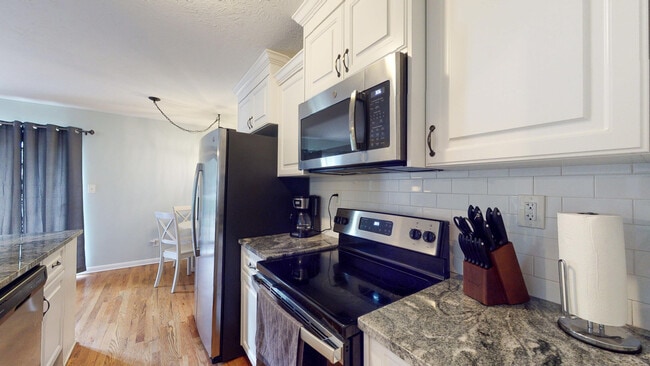 Photo - 1115 Eisenhower Dr