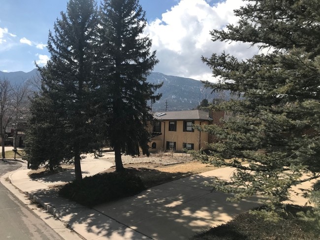 Photo - 155 Clubridge Pl