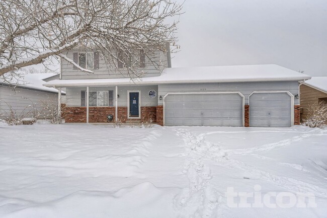 Photo - 1459 Cattail Dr House