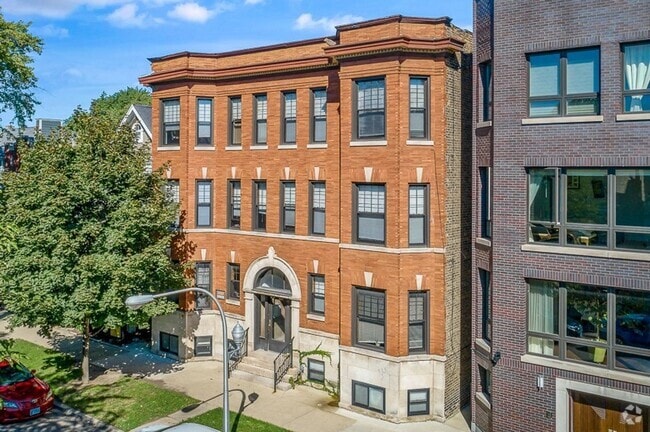 Building Photo - 3637 N Paulina St Unit 1 Rental