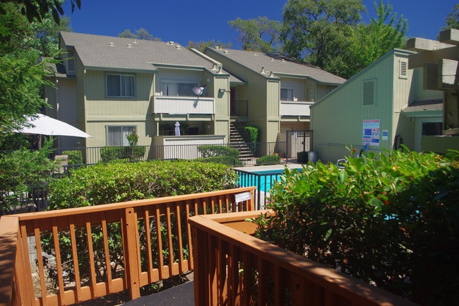 Photo - Foxworth Apartments