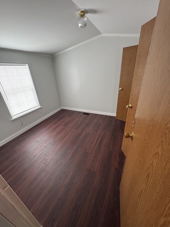 Photo - 189 Commercial St